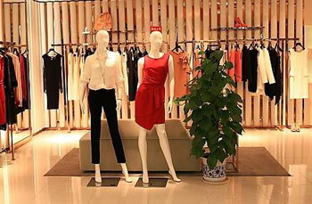 凌云零售進(jìn)銷存如何實(shí)現(xiàn)服裝連鎖店鋪管理