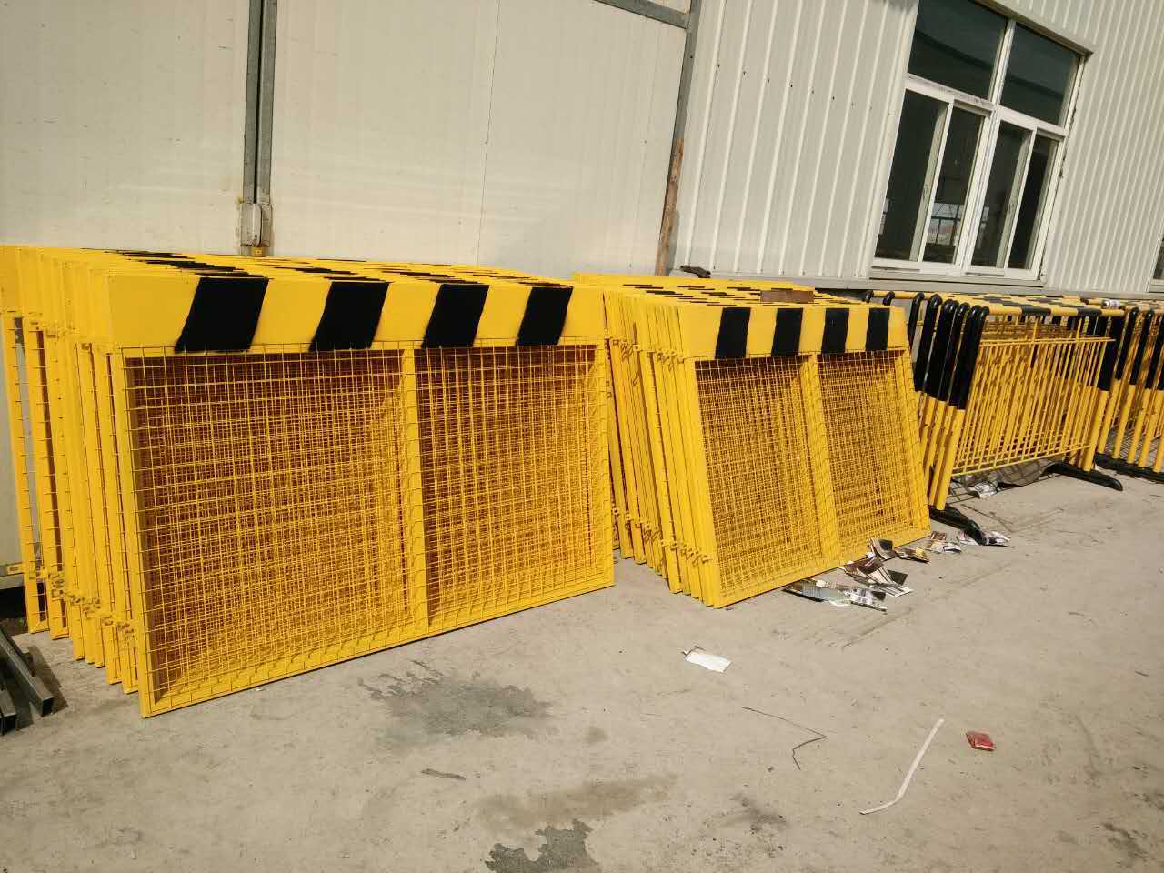 連云港道路交通設施安全防護欄工程 筑牢安全防線，提升城市交通品質